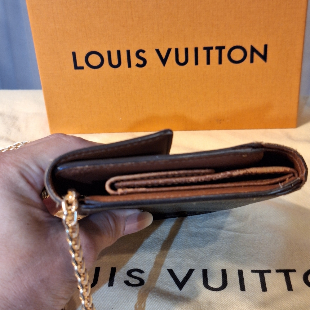 Louis Vuitton Vintage Monogram Wallet - Picture 5 of 13